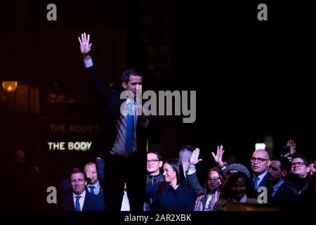 Madrid, Espagne. 25 janvier 2020. Le chef de l'opposition vénézuélienne Juan Guaido lors d'un rassemblement à Puerta del sol avec des Vénézuéliens vivant à Madrid. Crédit: Marcos Del Mazo/Alay Live News Banque D'Images