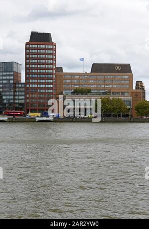 Siège de l'Organisation maritime internationale des Nations Unies sur la rive sud de la Tamise à Londres, au Royaume-Uni Banque D'Images