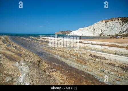 Célèbre Scala del Turci, falaises de grès blanc près d'Agrigento en Sicile, Italie Banque D'Images
