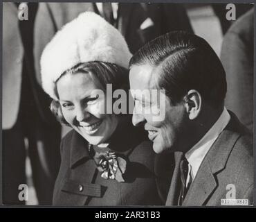Maison royale, princesses, princesses, portraits, aéroports, Beatrix, princesse, Claus, prince Date : 29 avril 1966 lieu : Noord-Holland, Schiphol mots clés : Maison royale, portraits, princes, princesses, aéroports Nom personnel : Beatrix, princesse, Claus, prince Banque D'Images