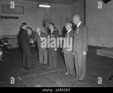 Ouverture d'un nouveau port à Den Helder avec un câble passant par Karel Doorman Date: 2 juillet 1954 lieu: Den Helder mots clés: Ouvertures Banque D'Images