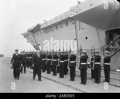 Ouverture d'un nouveau port à Den Helder avec un câble passant par Karel Doorman Date: 2 juillet 1954 lieu: Den Helder mots clés: Ports, Ouvertures Banque D'Images