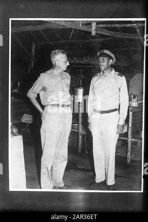 Nica À Joka (Hollandia, Nouvelle Guinée) Annotation: Repronegative. Nica = Pays-Bas Indies Civil Authority Date: 1945 Lieu: Hollandia, Dutch East Indies, New Guinée Mots Clés: World War Ii Banque D'Images