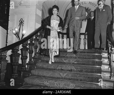 Gina Lolobrigida À Amsterdam, Réception Amstelhotel Date: 21 Octobre 1955 Lieu: Amsterdam, Noord-Holland Mots Clés: Réceptions Nom Personnel: Gina Lolobrigida Nom De L'Établissement: Amstelhotel Banque D'Images