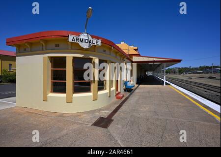 Gare d'Armidale à Armidale, au nord de la nouvelle-galles du sud, en australie, à la fin de la ligne principale du Nord, construite en 1882-3. Banque D'Images