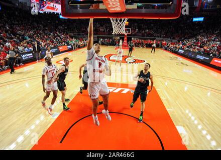 25 janvier 2020: Jared Savage (2), garde des Hilltoppers du Kentucky de l'Ouest, jette le ballon lors d'un match de basket-ball de la NCAA entre le Herd Marshall Thouing et les Hilltoppers du WKU à E.A. Diddle Arena à Bowling Green, KY (crédit photo : Steve Roberts.CSM) Banque D'Images