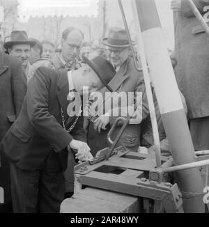 Opping tol Maarkensdijk Date : 1 avril 1953 mots clés : tol Banque D'Images