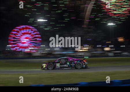 Daytona Beach, Floride, États-Unis. 25 janvier 2020. Les courses automobiles Meyer Shank Racing avec Trottoir-Agajanian Acura NSX GT 3 pour la position du Rolex 24 À Daytona au Daytona International Speedway à Daytona Beach, en Floride. (Image De Crédit : © Logan Arce/Asp) Banque D'Images