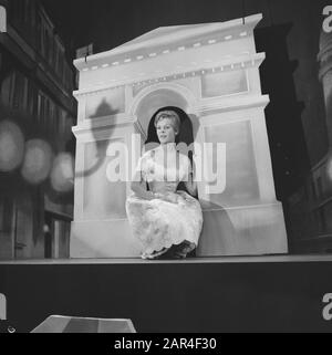 Spectacle De Fin De Semaine De Télévision, Heidi Bruhl Date : 30 Octobre 1959 Mots Clés : Téléviseurs Nom De La Personne : Heidi Bruhl Banque D'Images