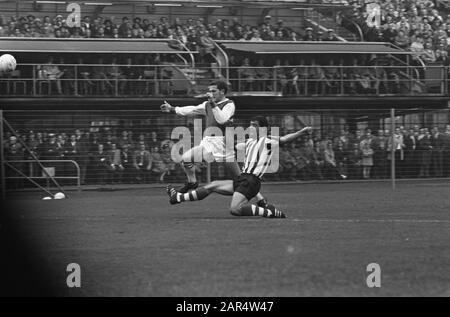 Feyenoord Contre Sparta, Game Moments Date: 25 Septembre 1965 Mots Clés: Sport, Football Institution Nom: Feyenoord Banque D'Images