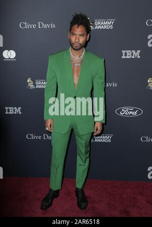 Miguel marchant le tapis rouge au Gala pré-Grammy 2020 de Clive Davis qui s'est tenu à l'hôtel Beverly Hilton le 25 janvier 2020 à Los Angeles, Californie États-Unis (photo de Parisa Afsahi/Sipa USA) Banque D'Images