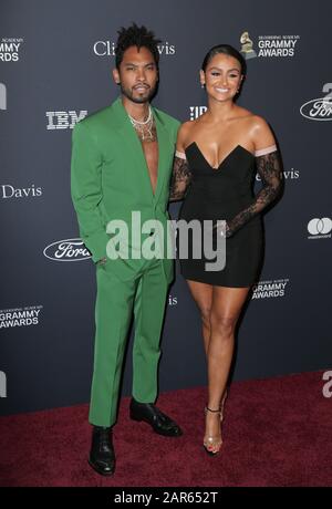 Miguel, Nazanin Mandi marchant le tapis rouge au Gala pré-Grammy 2020 de Clive Davis qui s'est tenu à l'hôtel Beverly Hilton le 25 janvier 2020 à Los Angeles, Californie Etats-Unis (photo de Parisa Afsahi/Sipa USA) Banque D'Images