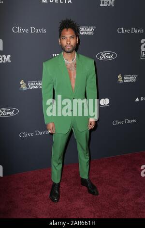 Miguel marchant le tapis rouge au Gala pré-Grammy 2020 de Clive Davis qui s'est tenu à l'hôtel Beverly Hilton le 25 janvier 2020 à Los Angeles, Californie États-Unis (photo de Parisa Afsahi/Sipa USA) Banque D'Images