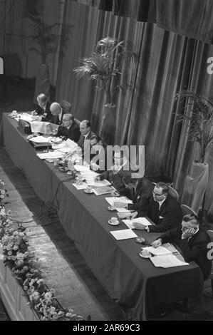 Kvp Party Council À Arnhem, Overviews Board Table Date: 9 Décembre 1967 Lieu: Arnhem Mots Clés: Tables De Conseil, Conseils De Parti Banque D'Images