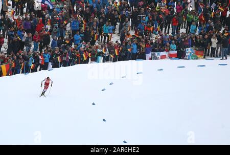 Oberstdorf, Allemagne. 26 janvier 2020. Ski nordique/combinaison : coupe du monde. Le Norvégien Jarl Magnus Riiber se déplace sur la piste. Crédit: Karl-Josef Hildenbrand/Dpa/Alay Live News Banque D'Images