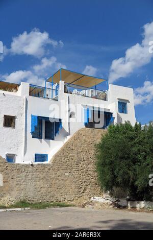 Maison blanche sur le mur de la Médina de Hammamet Banque D'Images