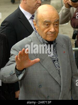Mohamed Al-Fayed en 2007 comparait à la Haute Cour de Londres pour l'enquête sur la mort de son fils Dodi Fayed et de sa princesse Diana. Banque D'Images