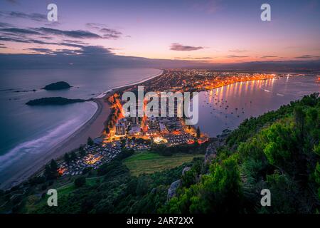 Lever Du Soleil Sur Tauranga, Nouvelle-Zélande Banque D'Images