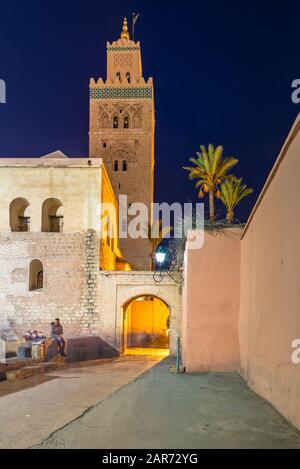 Mosquée de Koutoubia minaret situé au médina de Marrakech, Maroc Banque D'Images