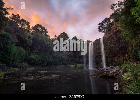 Coucher De Soleil Aux Chutes De Whangarei, Nouvelle-Zélande Banque D'Images