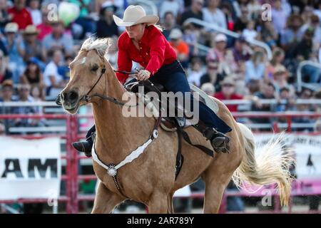 Homestead, Floride, États-Unis. 25 janvier 2020. Brittany Dallaire participe à l'événement Barrel Racing lors du 71ème rodéo du championnat Homestead au Doc DeMilly Rodeo Arena de Harris Field à Homestead, en Floride. Mario Houben/Csm/Alay Live News Banque D'Images