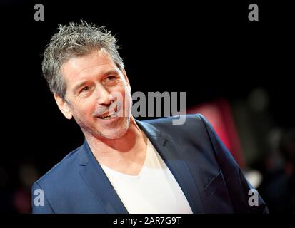 Essen, Allemagne. 26 janvier 2020. Wolfgang Groos, réalisateur, vient à la première allemande du film "Petits-Enfants pour les débutants". Le film sera diffusé dans les cinémas le 6 février 2020. Crédit : Caroline Seidel/Dpa/Alay Live News Banque D'Images