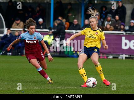 Dagenham, Royaume-Uni. 01 février 2018. Dagenham, ANGLETERRE - 27 JANVIER: Leah Williamson d'Arsenal lors du quatrième match de la coupe de la FA des femmes entre West Ham United Women et Arsenal au stade Rush Green le 27 janvier 2020 à Dagenham, England7 crédit: Action Foto Sport/Alay Live News Banque D'Images