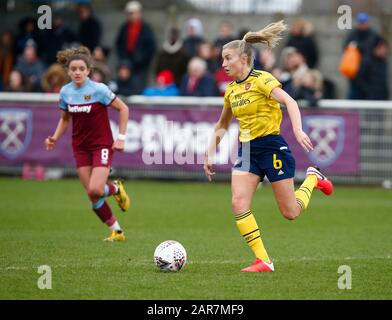 Dagenham, Royaume-Uni. 01 février 2018. Dagenham, ANGLETERRE - 27 JANVIER: Leah Williamson d'Arsenal lors du quatrième match de la coupe de la FA des femmes entre West Ham United Women et Arsenal au stade Rush Green le 27 janvier 2020 à Dagenham, England7 crédit: Action Foto Sport/Alay Live News Banque D'Images