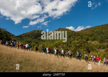 Un groupe de randonneurs marchant sur les pentes de la montagne Konjuh, le samedi 29 septembre 2007. Près de la ville de Kladanj, Bosnie-Herzégovine. Banque D'Images