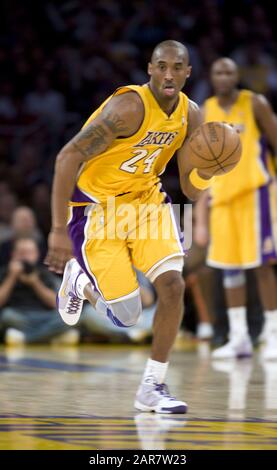 Los Angeles, CALIFORNIE, États-Unis. 16 décembre 2008. Kobe Bryant, 41 ans, meurt dans un accident d'hélicoptère à Calabasas, Californie aujourd'hui dimanche 26 janvier 2020.Los Angles Kobe Bryant de Lakers pendant le match contre les Knicks de New York au Staples Center de Los Angeles, Californie Mardi 16 décembre 2008.ARMANDO ARORIZO crédit: Armando Arorizo/Prensa Internacional/ZUMA Wire/Alay Live News Banque D'Images