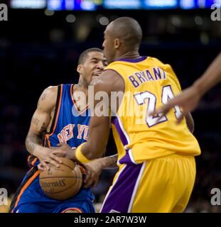 Los Angeles, CALIFORNIE, États-Unis. 16 décembre 2008. Kobe Bryant, 41 ans, meurt dans un accident d'hélicoptère à Calabasas, Californie aujourd'hui dimanche 26 janvier 2020.Los Angles Kobe Bryant de Lakers pendant le match contre les Knicks de New York au Staples Center de Los Angeles, Californie Mardi 16 décembre 2008.ARMANDO ARORIZO crédit: Armando Arorizo/Prensa Internacional/ZUMA Wire/Alay Live News Banque D'Images