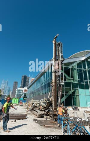 Forage de microplis sur Navy Pier Banque D'Images