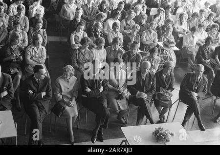 Princesse Beatrix visite festival jeunesse Velp Date: 28 août 1962 lieu: Gueldre, Velp mots clés: Visites, festivals, jeunesse, maison royale, princesses Nom personnel: Beatrix, princesse Banque D'Images