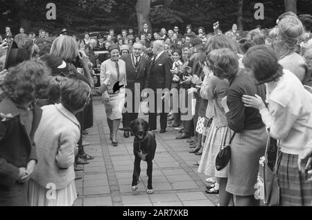 Princesse Beatrix visite festival jeunesse Velp Date: 28 août 1962 lieu: Gueldre, Velp mots clés: Festivals, jeunesse, maison royale, princesses Nom personnel: Beatrix, princesse Banque D'Images