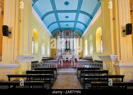 Vue intérieure de l’église Saint-Augustin, créée pour la première fois par les prêtres hispanophones en 1591. Macao, Chine. Banque D'Images