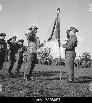 Armée [Army] Anefo London series Princess Irene Brigade.An officier assermenté. Un officier prête serment Date: 1942 lieu: Grande-Bretagne mots clés: Armée, officiers, soldats, seconde Guerre mondiale Banque D'Images