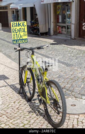 Prix de location de vélos, Lagos, Algarve, Portugal Banque D'Images