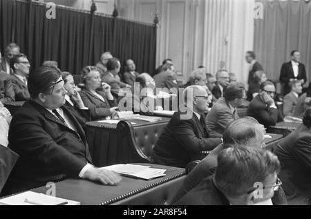 Diviser Le Parti Paysan À La Chambre Basse. Edition 2.3 Nuyens Et Verlaan Date: 25 Juin 1968 Lieu: La Haye, Zuid-Holland Nom Personnel: Nuyens, Verlaan, Nico Nom De L'Institution: Boerenpartij Banque D'Images