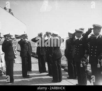 Visite des manouèvres de la flotte Montgomery et Prince Bernhard Date : 6 juillet 1949 mots clés : manoeuvres de la flotte, visites Nom personnel : Bernhard, prince, Montgomery, Bernard Banque D'Images