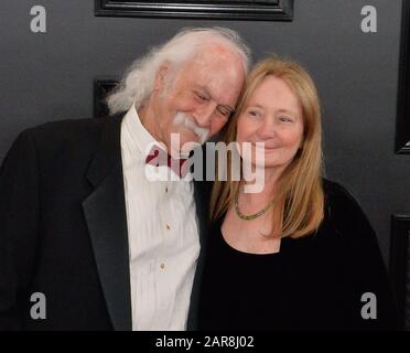 Los Angeles, Californie, États-Unis. 26 janvier 2020. David Crosby et Jan Dance arrivent pour les 62ème Grammy Awards annuels qui ont eu lieu au Staples Center de Los Angeles le dimanche 26 janvier 2020. Photo de Jim Ruymen/UPI crédit: UPI/Alay Live News Banque D'Images