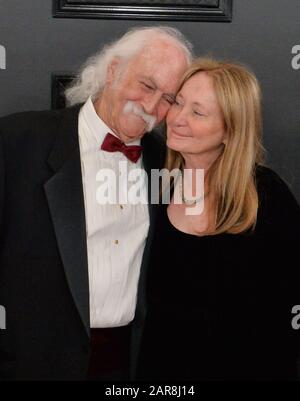 Los Angeles, Californie, États-Unis. 26 janvier 2020. David Crosby et Jan Dance arrivent pour les 62ème Grammy Awards annuels qui ont eu lieu au Staples Center de Los Angeles le dimanche 26 janvier 2020. Photo de Jim Ruymen/UPI crédit: UPI/Alay Live News Banque D'Images
