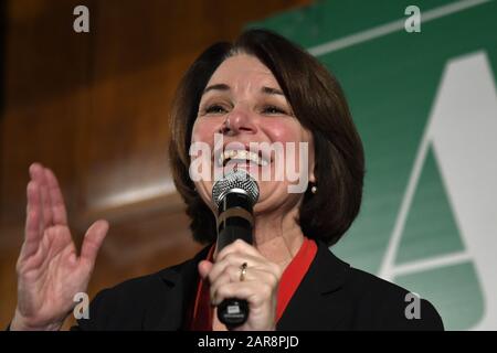 Ames, États-Unis. 26 janvier 2020. Amy Klobuchar, candidat démocrate à la présidence du Minnesota en 2020, fait des remarques lors d'une campagne à Ames, Iowa, dimanche 26 janvier 2020. Les candidats continuent de faire campagne avant les mises en garde de l'Iowa le 3 février. Photo de Mike Theiler/UPI. Crédit: Upi/Alay Live News Banque D'Images