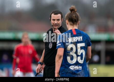 Arbitre Robert Massey-Ellis lors du 4ème match rond de la coupe FA pour femmes entre Charlton Athletic Women et Chelsea Women à Oakwood, Old Road, Crayford, le 26 janvier 2020. Photo D'Andy Rowland. Crédit: Images Prime Media / Alay Live News Banque D'Images