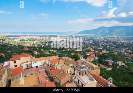 Vue à partir de la cathédrale de Monreale Monreale, Monreale, Sicile, Italie Banque D'Images