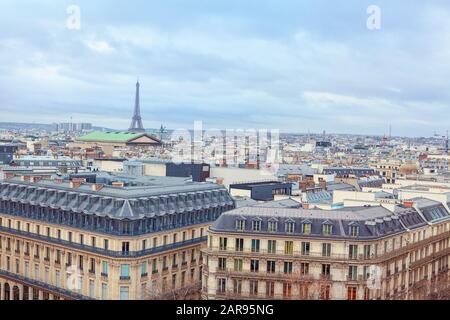 Photo aérienne des rues centrales de Paris Banque D'Images