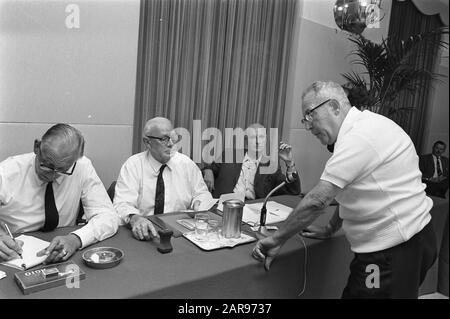 Réunion Du Parti Des Personnes Âgées Intérêt Général Date: 6 Août 1970 Mots Clés: Réunions Nom De La Personne: Parti Des Personnes Âgées Intérêt Général Banque D'Images