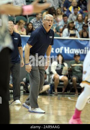 25 janvier 2020 - Jim les, entraîneur-chef d'UC Davis Aggies lors d'un match entre les Hawaii Rainbow Warriors et les UC Davis Aggies au Stan Sheriff Center à Honolulu, HI - Michael Sullivan/CSM Banque D'Images