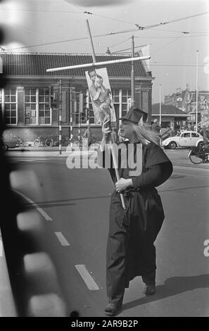 Vietnam-démonstration, démonstrateur avec masque de napalm Date: 20 mai 1967 mots clés: Démonstrations Banque D'Images