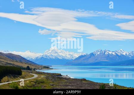 Le lac Pukaki et le Mont Cook, Nouvelle-Zélande Banque D'Images