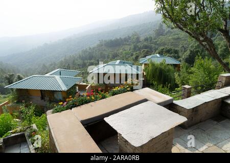 Homestay Cottages, Sitla Estate, Seetla, Nainital, Kumaon, Uttarakhand, Inde, Asie Banque D'Images